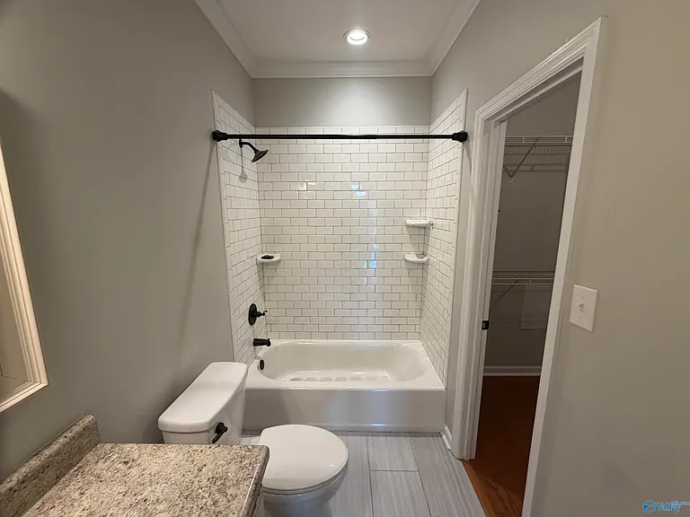 2410 Brookline Ct SW — Photo 22