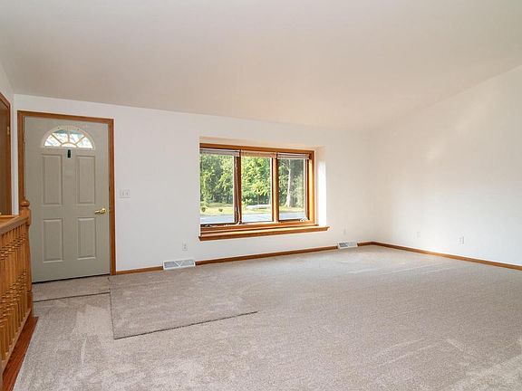 2nd image of 970 RIVER ROAD