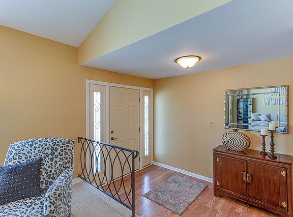 4th image of 1119 E Greenwood Dr