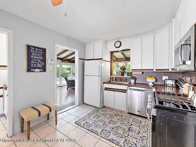 27 Shrewsbury Dr — Photo 11