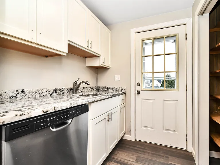 37 Wilbur St #2 — Photo 4