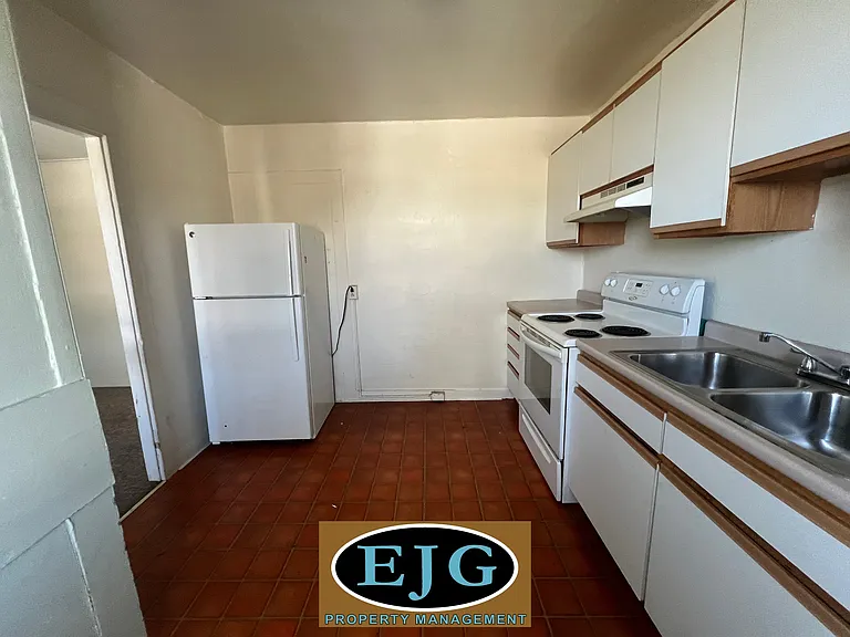 55 S Main St #2 — Photo 4