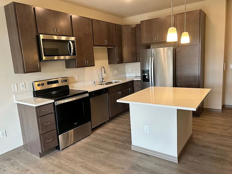 Madison Apartments — Photo 7