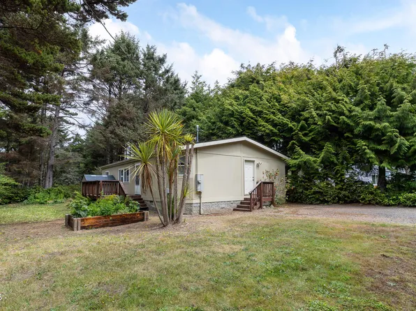 130 SW 82nd St, South Beach, OR 97366