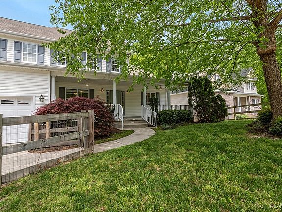 3rd image of 9224 Huntington Woods Dr