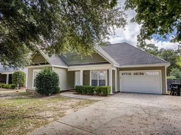202 Gwinnett Pl, Dothan, AL 36305