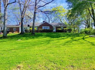 377 Stearns Rd, Mansfield, CT 06250