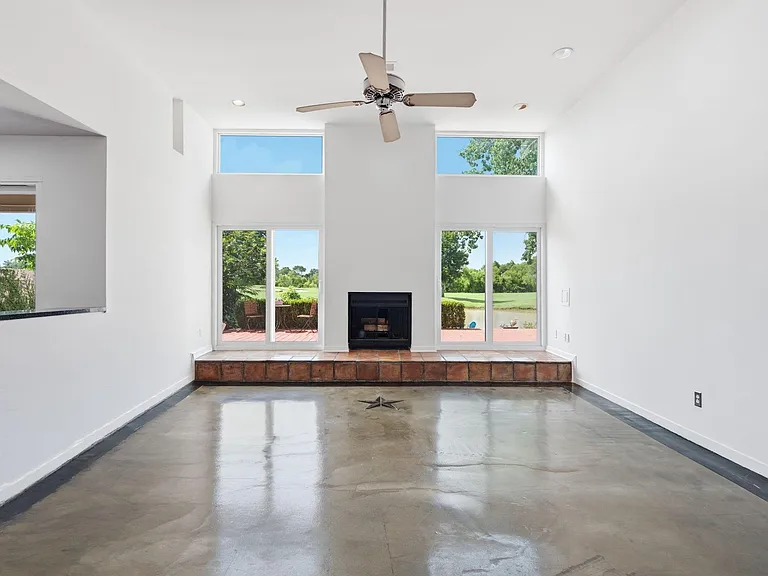 2810 Lake View Dr — Photo 15