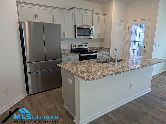 4th image of 2338 Lily Dr #1