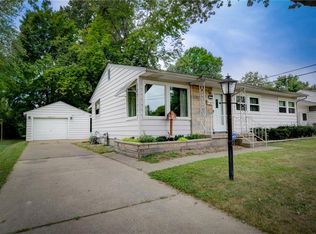 99 Wisconsin Dr, Decatur, IL 62526