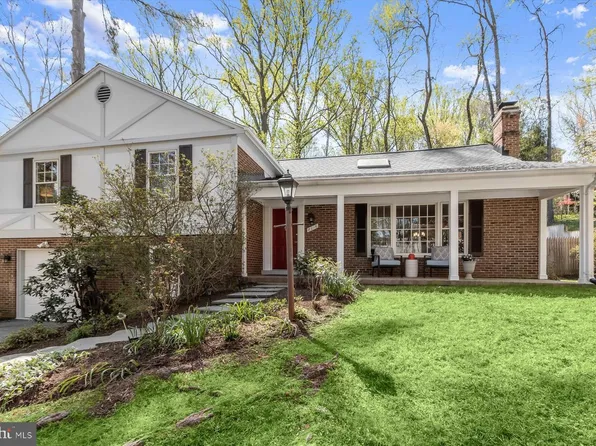 8016 Lilly Stone Dr, Bethesda, MD 20817