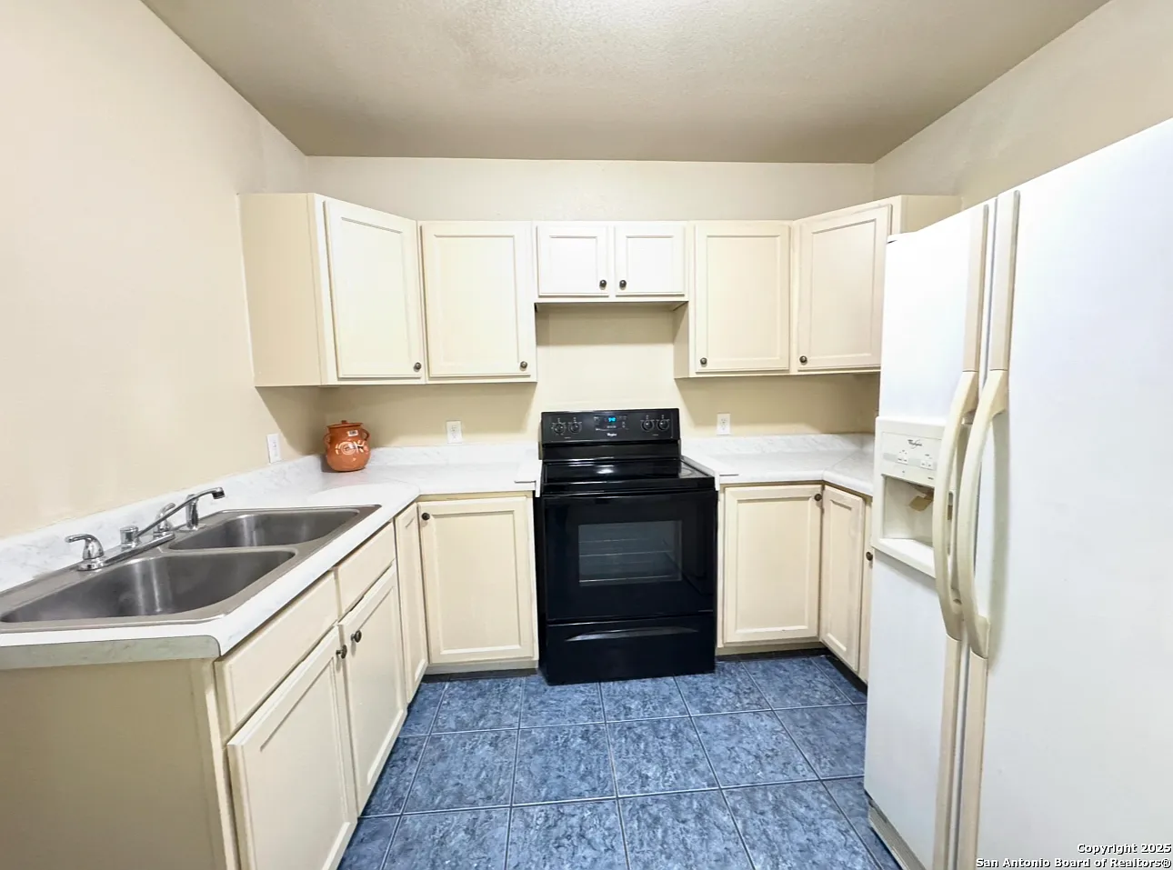 2 bed, 766 sqft, $1,050 — Photo 4
