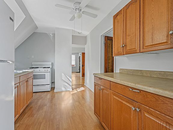 2nd image of 5415 N Northwest Hwy #2