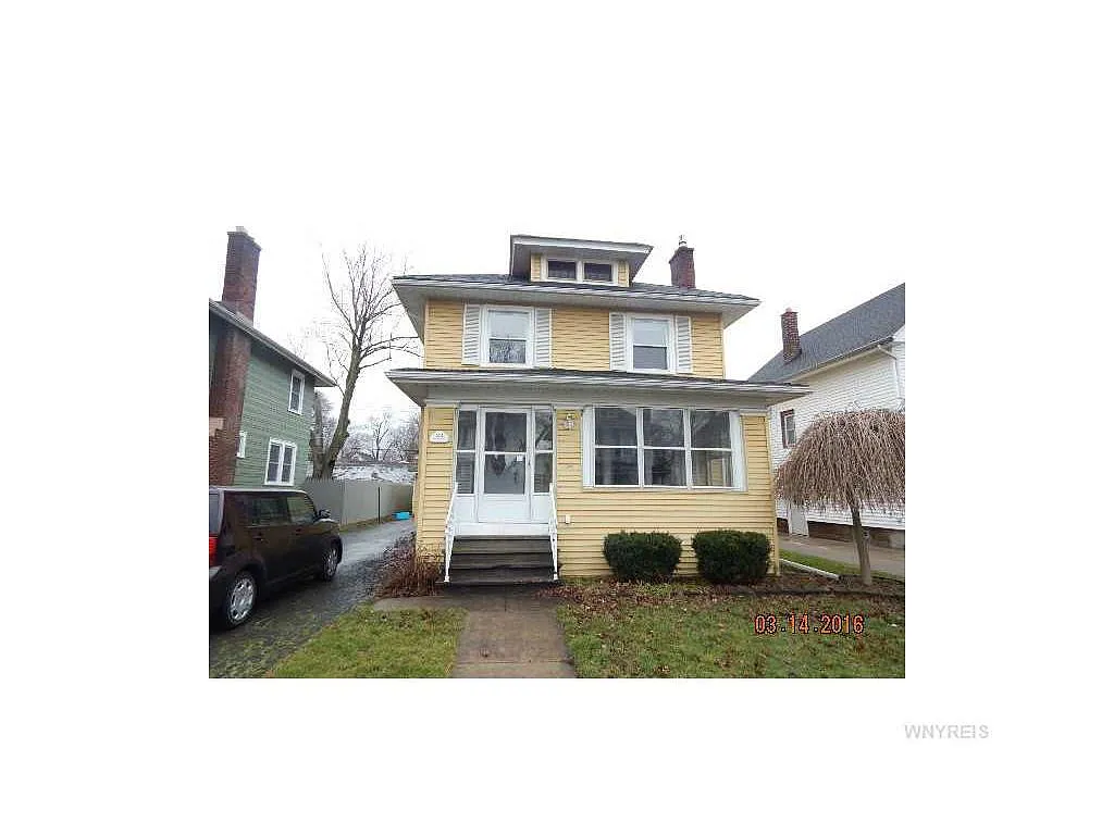 33 Howard Ave photo 1