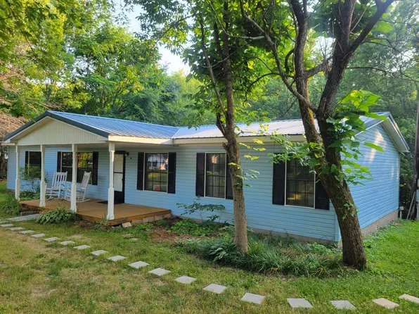 677 Bobbitt Rd, Ashland City, TN 37015