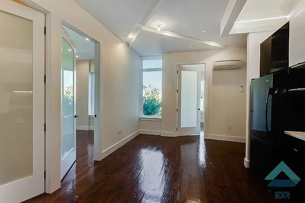 Rented by EXR | media 2