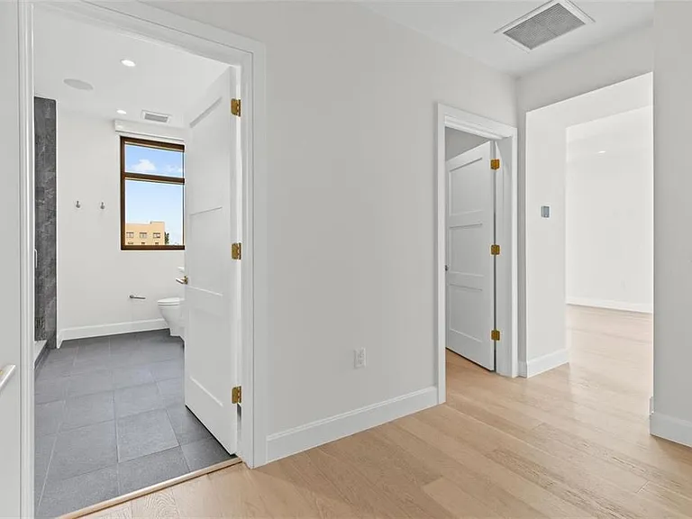 126 4th Ave NE #601 — Photo 22