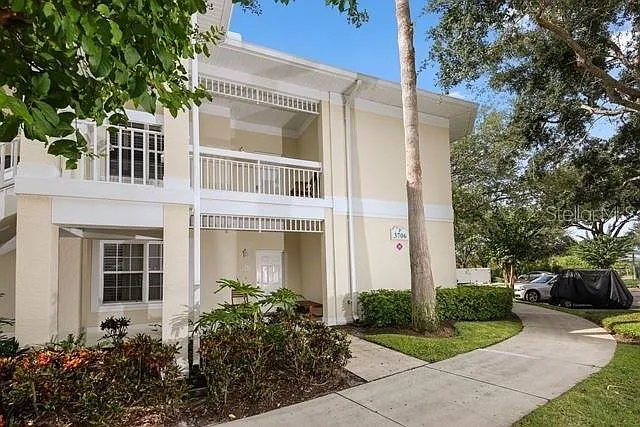 3 bed, 3.0 bath, 1439 sqft, $3,900 — Photo 3