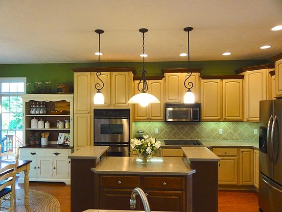 5th image of 2608 N Wickersham Dr