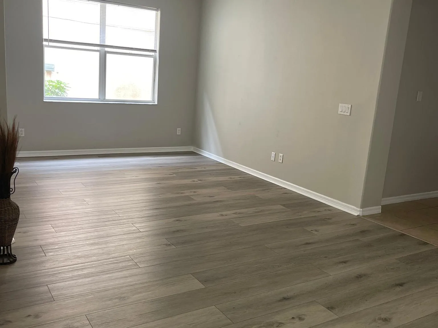 4 bed, 2411 sqft, $3,100 — Photo 4