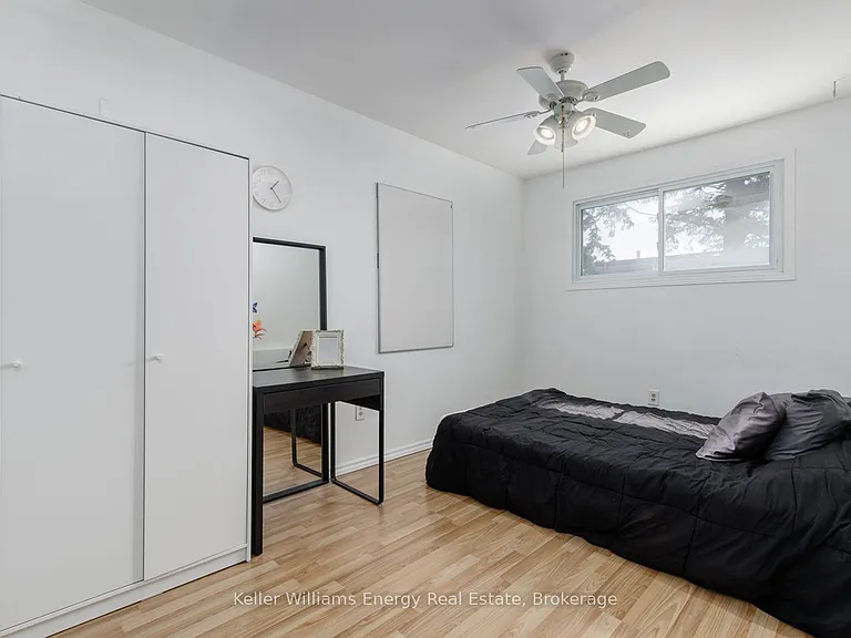 660 Grey St #B — Photo 13