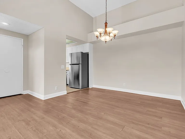 89 Stanford Ct — Photo 6