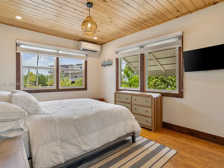 235 Tavernier Dr — Photo 28