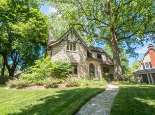 7428 Oakhill Ave, Wauwatosa, WI 53213