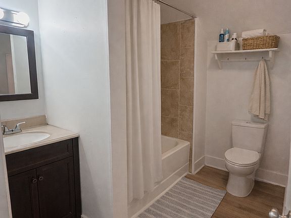 3rd image of 2501 E 5th Ave #A