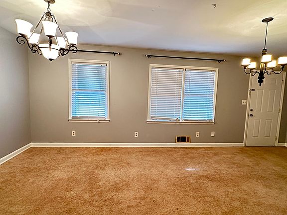 4th image of 364 Navarre Dr