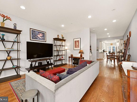 5th image of 330 U St NW