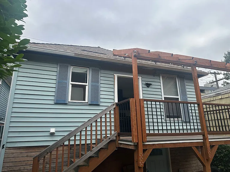 2117 E Union St — Photo 4