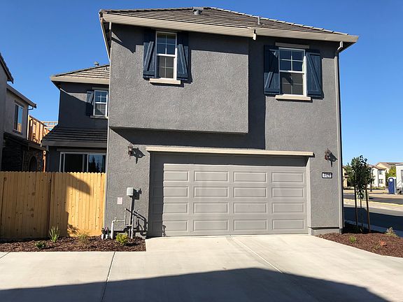 2nd image of 4429 Silver Cedar Ln
