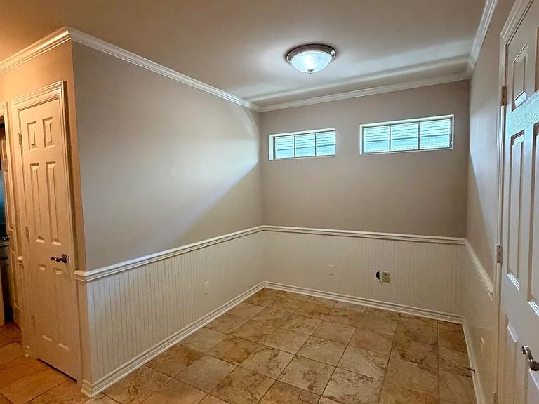 5706 Andover Dr — Photo 32