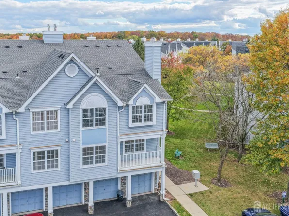 122 Prestwick Way, Edison, NJ 08820