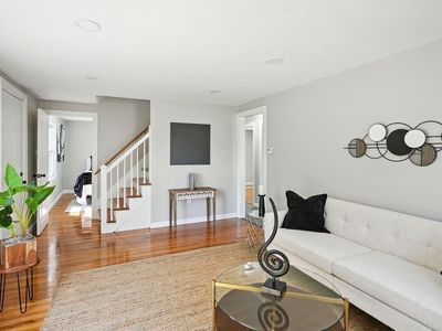 24 Edmund St, Chicopee, MA, 01020