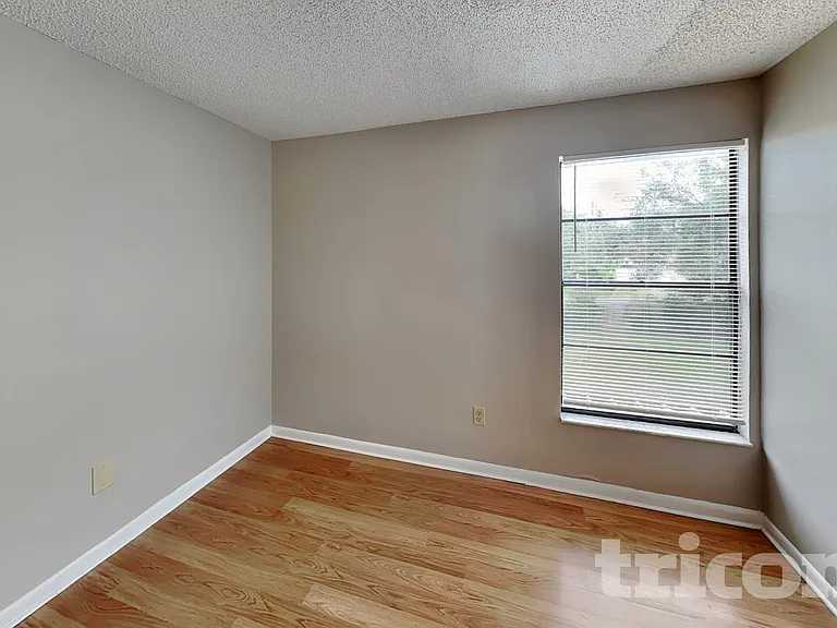1311 Corner Oaks Dr — Photo 10