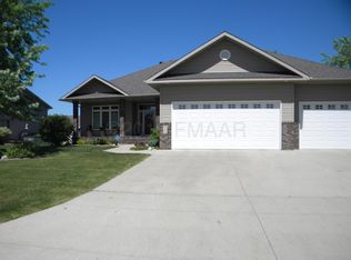 868 32nd St S, Moorhead, MN 56560