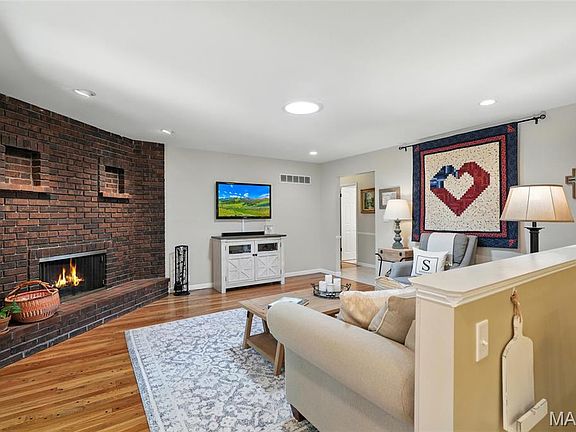 5th image of 707 Dutch Mill Dr