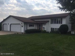 628 37th St SW, Rochester, MN 55902