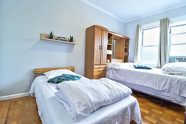 Rented by BLT MINIMAX REALTY INC