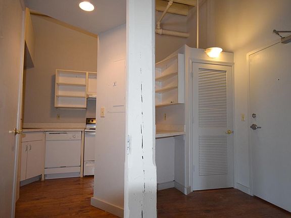 5th image of 319 President Clinton Ave Ste 204