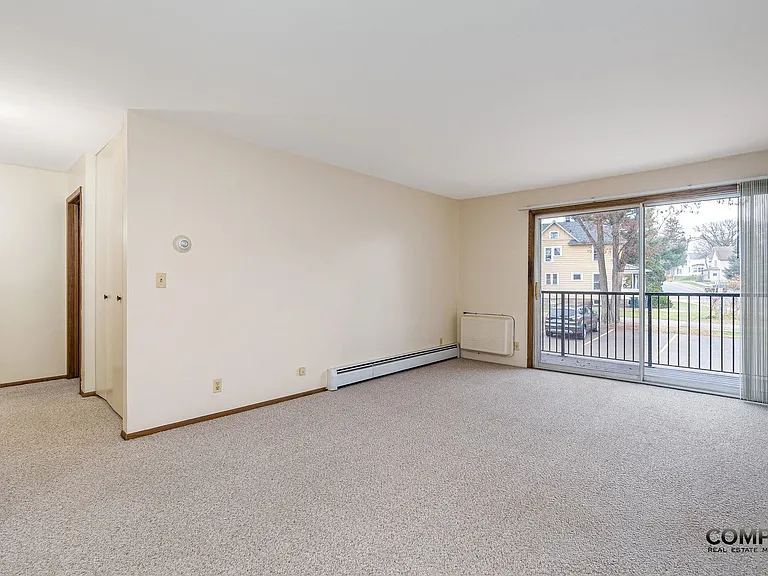 Half Moon Lake Apartments — Photo 18