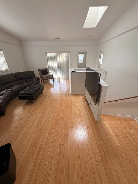 3 bed, 2.5 bath, 1535 sqft, $2,300 — Photo 2