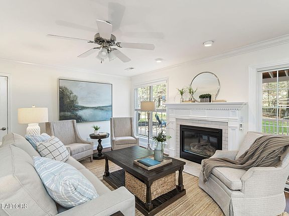 3rd image of 10252 Canton Place Ln