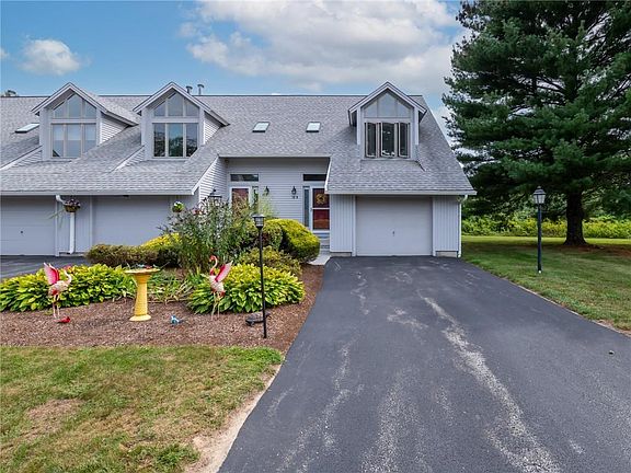 2nd image of 12 Tamarac Dr #D