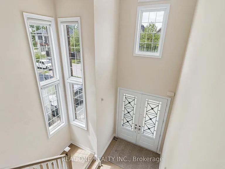 19 Rivoli Dr — Photo 5