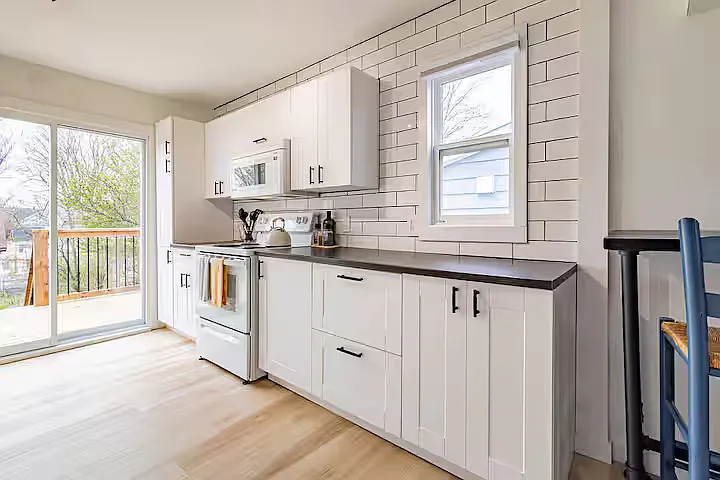 3228 Beresford Rd — Photo 8