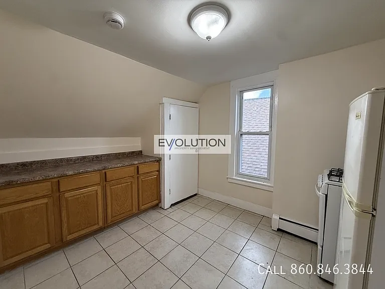 57 Franklin Ave #3 — Photo 5