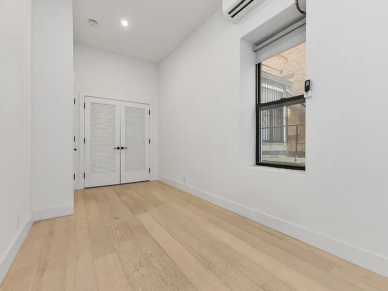 245 Eldridge St #1R — Photo 4